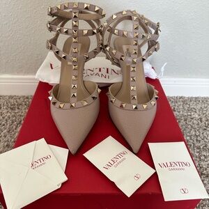 Authentic Valentino Rockstud Caged Pump 65mm in Beige
